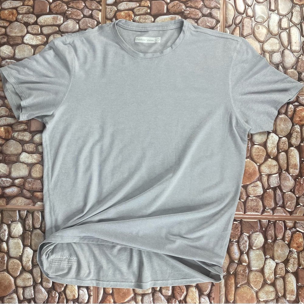 Outdoor Voices Mens Short Sleeve Tee Grey Large T-Shirt